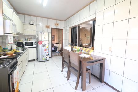 Casa à venda com 180m², 3 quartos e 2 vagasCozinha