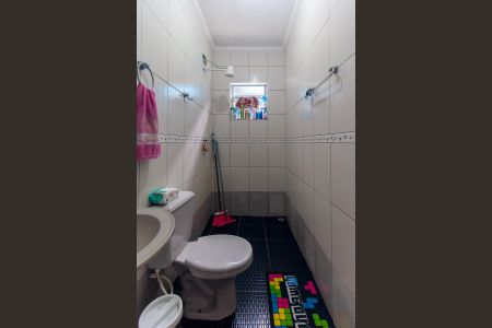 Casa à venda com 185m², 4 quartos e 4 vagas Casa à venda com 185m², 4 quartos e 4 vagasEdícula - Banheiro