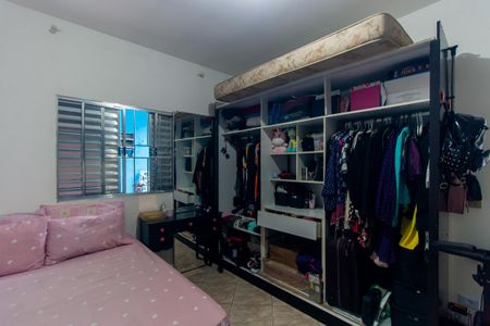 Casa à venda com 185m², 4 quartos e 4 vagas Casa à venda com 185m², 4 quartos e 4 vagasEdícula - Quarto