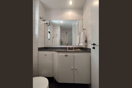 Apartamento à venda com 75m², 3 quartos e 1 vaga Apartamento à venda com 75m², 3 quartos e 1 vagaBanheiro da Suíte