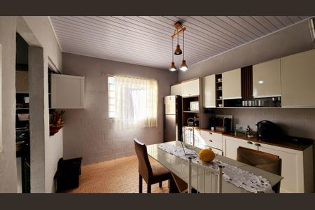 Casa à venda com 280m², 3 quartos e 2 vagas Casa à venda com 280m², 3 quartos e 2 vagasCozinha