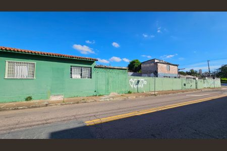 Casa à venda com 280m², 3 quartos e 2 vagas Casa à venda com 280m², 3 quartos e 2 vagasFachada