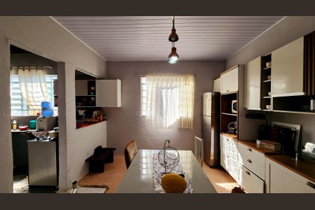 Casa à venda com 280m², 3 quartos e 2 vagas Casa à venda com 280m², 3 quartos e 2 vagasCozinha