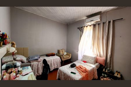 Casa à venda com 280m², 3 quartos e 2 vagas Casa à venda com 280m², 3 quartos e 2 vagasQuarto 2