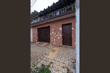 Casa à venda com 176m², 3 quartos e 2 vagas Casa à venda com 176m², 3 quartos e 2 vagasFachada