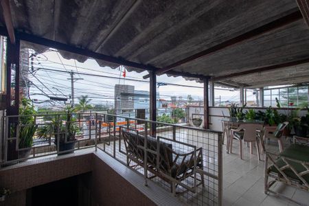 Casa à venda com 176m², 3 quartos e 2 vagas Casa à venda com 176m², 3 quartos e 2 vagasVaranda gourmet