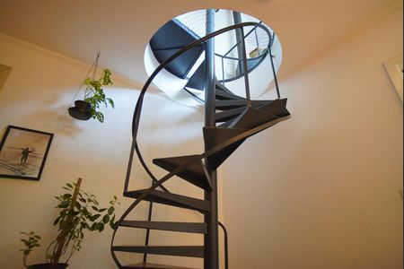 Apartamento à venda com 138m², 2 quartos e 2 vagasEscada - Cobertura