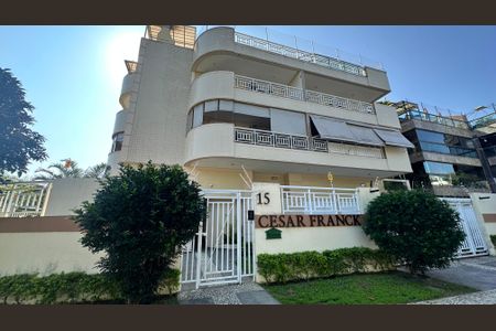 Apartamento à venda com 114m², 3 quartos e 2 vagasFachada