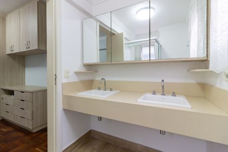 Apartamento à venda com 130m², 3 quartos e 1 vagaBanheiro da Suíte