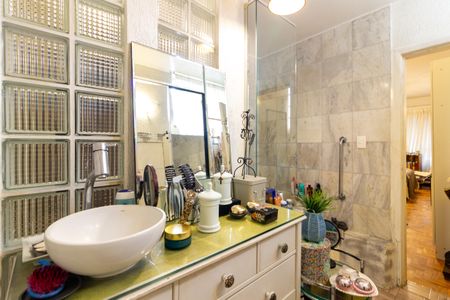 Apartamento para alugar com 277m², 4 quartos e 2 vagas Apartamento para alugar com 277m², 4 quartos e 2 vagasBanheiro da Suíte