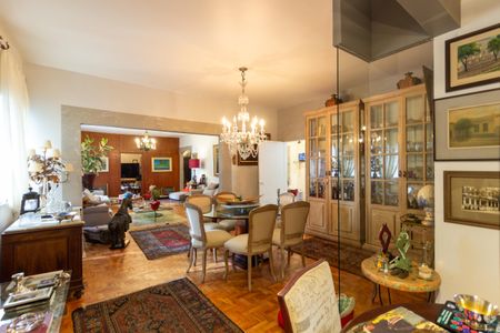 Apartamento para alugar com 277m², 4 quartos e 2 vagas Apartamento para alugar com 277m², 4 quartos e 2 vagasSala de Jantar