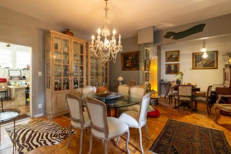 Apartamento para alugar com 277m², 4 quartos e 2 vagas Apartamento para alugar com 277m², 4 quartos e 2 vagasSala de Jantar