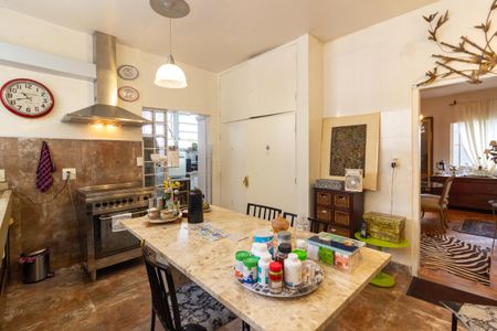 Apartamento para alugar com 277m², 4 quartos e 2 vagas Apartamento para alugar com 277m², 4 quartos e 2 vagasCozinha