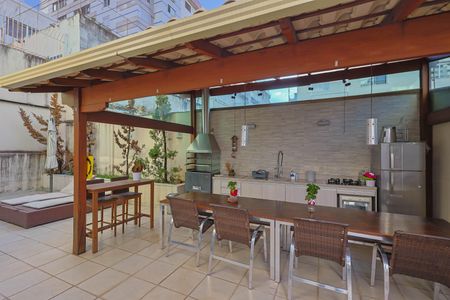 Apartamento à venda com 226m², 3 quartos e 2 vagasVaranda