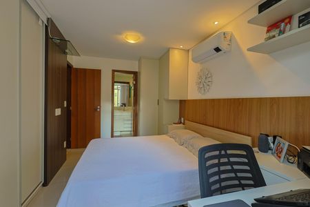 Apartamento à venda com 226m², 3 quartos e 2 vagasQuarto 3 - Suíte