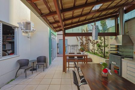 Apartamento à venda com 226m², 3 quartos e 2 vagasVaranda