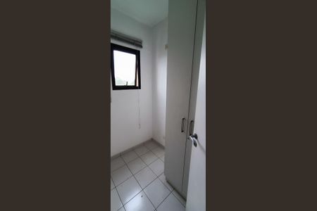 Apartamento à venda com 200m², 5 quartos e 4 vagas Apartamento à venda com 200m², 5 quartos e 4 vagasQuarto de Serviço