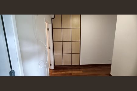 Apartamento à venda com 200m², 5 quartos e 4 vagas Apartamento à venda com 200m², 5 quartos e 4 vagasHall