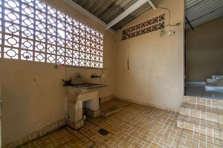 Casa à venda com 100m², 2 quartos e 1 vaga Casa à venda com 100m², 2 quartos e 1 vagaÁrea de Serviço