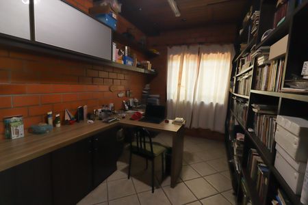 Casa de condomínio à venda com 771m², 3 quartos e 15 vagas Casa de condomínio à venda com 771m², 3 quartos e 15 vagasEscritório