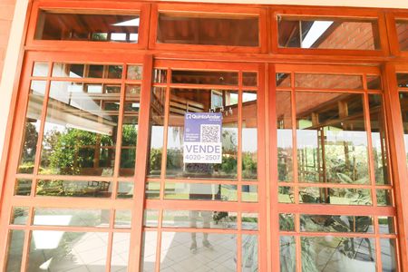 Casa de condomínio à venda com 771m², 3 quartos e 15 vagas Casa de condomínio à venda com 771m², 3 quartos e 15 vagasPlaca