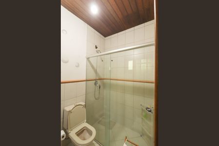 Casa de condomínio à venda com 771m², 3 quartos e 15 vagas Casa de condomínio à venda com 771m², 3 quartos e 15 vagasBanheiro  de Serviço 2