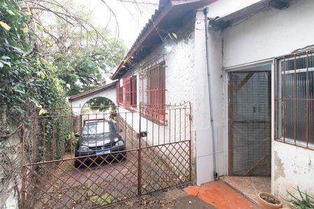 Casa à venda com 200m², 2 quartos e 6 vagas Casa à venda com 200m², 2 quartos e 6 vagasQuintal