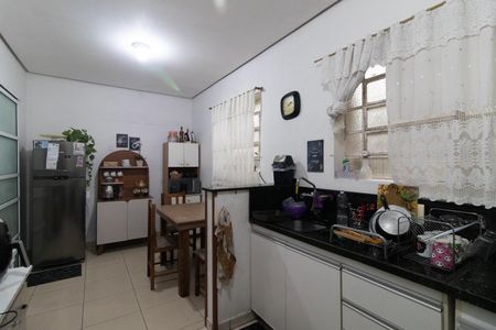Casa à venda com 200m², 2 quartos e 6 vagas Casa à venda com 200m², 2 quartos e 6 vagasCozinha