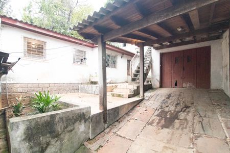 Casa à venda com 200m², 2 quartos e 6 vagas Casa à venda com 200m², 2 quartos e 6 vagasQuintal