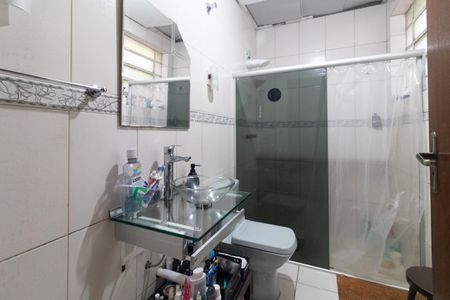 Casa à venda com 200m², 2 quartos e 6 vagas Casa à venda com 200m², 2 quartos e 6 vagasBanheiro