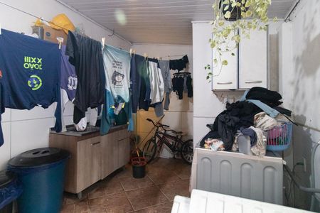 Casa à venda com 200m², 2 quartos e 6 vagas Casa à venda com 200m², 2 quartos e 6 vagasÁrea de Serviço