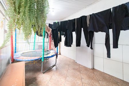 Casa à venda com 200m², 2 quartos e 6 vagas Casa à venda com 200m², 2 quartos e 6 vagasÁrea de Serviço