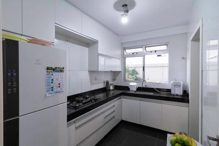 Apartamento à venda com 149m², 3 quartos e 2 vagas Apartamento à venda com 149m², 3 quartos e 2 vagasCozinha