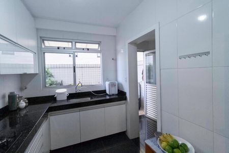 Apartamento à venda com 149m², 3 quartos e 2 vagas Apartamento à venda com 149m², 3 quartos e 2 vagasCozinha