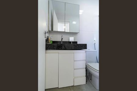Apartamento à venda com 149m², 3 quartos e 2 vagas Apartamento à venda com 149m², 3 quartos e 2 vagasBanheiro da suíte