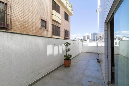 Apartamento à venda com 149m², 3 quartos e 2 vagas Apartamento à venda com 149m², 3 quartos e 2 vagasSacada