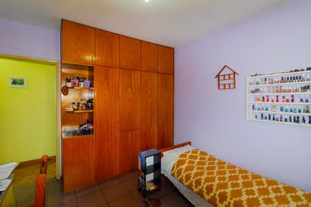 Casa à venda com 250m², 5 quartos e 4 vagas Casa à venda com 250m², 5 quartos e 4 vagasCasa 1 Quarto 2