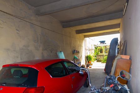 Casa à venda com 250m², 5 quartos e 4 vagas Casa à venda com 250m², 5 quartos e 4 vagasGaragem