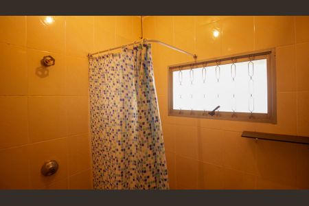 Casa à venda com 250m², 3 quartos e 4 vagas Casa à venda com 250m², 3 quartos e 4 vagasCasa 2 - Banheiro