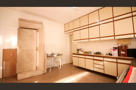 Casa à venda com 250m², 3 quartos e 4 vagas Casa à venda com 250m², 3 quartos e 4 vagasCasa 1 - Cozinha