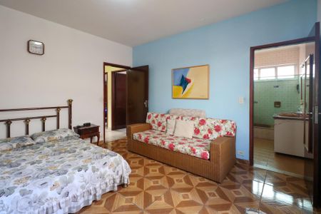 Casa à venda com 259m², 4 quartos e 4 vagasSuíte