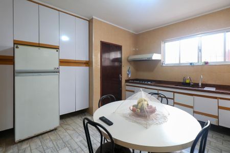 Casa à venda com 259m², 4 quartos e 4 vagasCozinha