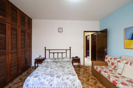 Casa à venda com 259m², 4 quartos e 4 vagasSuíte