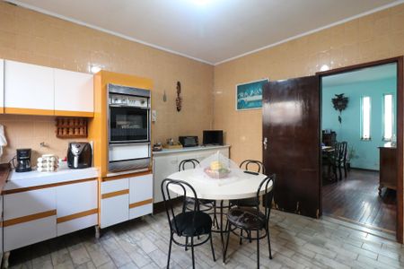 Casa à venda com 259m², 4 quartos e 4 vagasCozinha