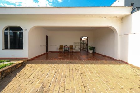 Casa à venda com 259m², 4 quartos e 4 vagasGaragem