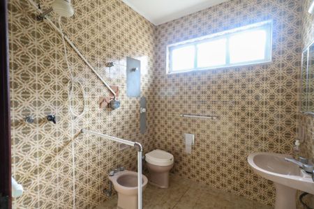 Casa à venda com 259m², 4 quartos e 4 vagasBanheiro Social