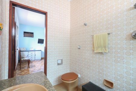 Casa à venda com 259m², 4 quartos e 4 vagasBanheiro da Suíte