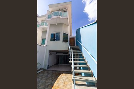 Casa para alugar com 194m², 4 quartos e 2 vagas Casa para alugar com 194m², 4 quartos e 2 vagasFachada