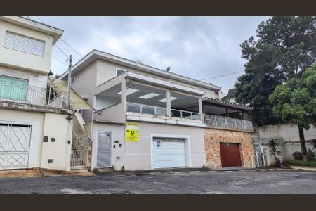 Casa à venda com 432m², 5 quartos e 5 vagas Casa à venda com 432m², 5 quartos e 5 vagasFachada