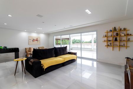 Casa à venda com 432m², 5 quartos e 5 vagas Casa à venda com 432m², 5 quartos e 5 vagasSala de Estar